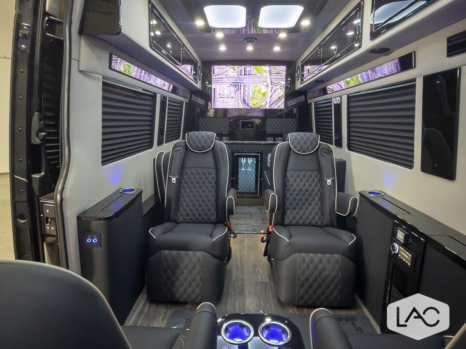 New 2027 BLACK OGV LUXURY COACH 170EXT image 19