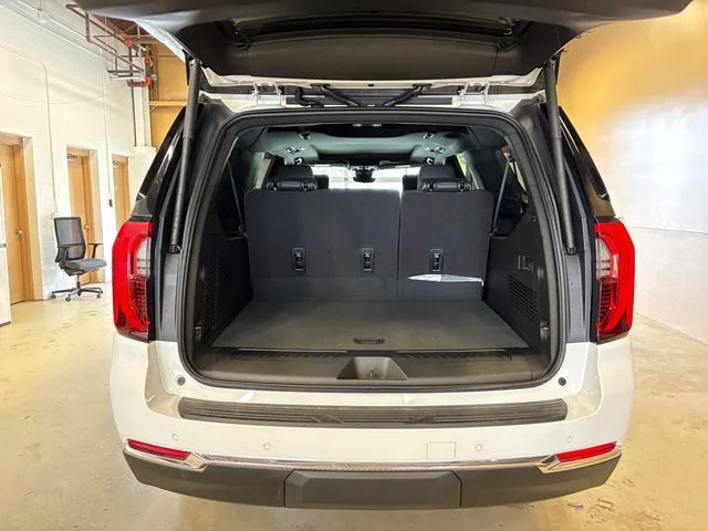 New 2026 White GMC Elevation image 21