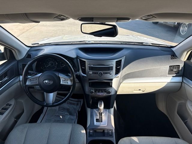 Used 2010 White Subaru 2.5i Premium image 16