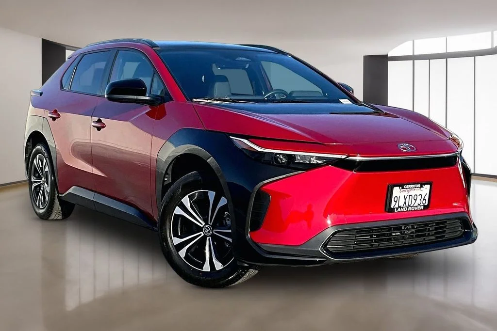 Used 2024 Red Toyota XLE image 3