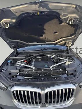 Used 2024 Gray BMW xDrive40i image 18
