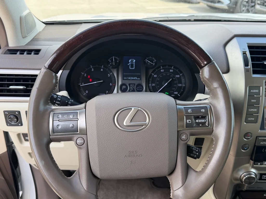 Used 2019 Starfire Pearl Lexus Premium image 20