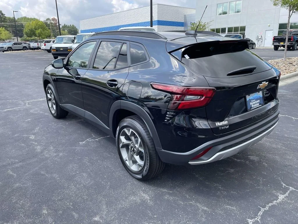 New 2026 Mosaic Black Metallic Chevrolet LT image 4