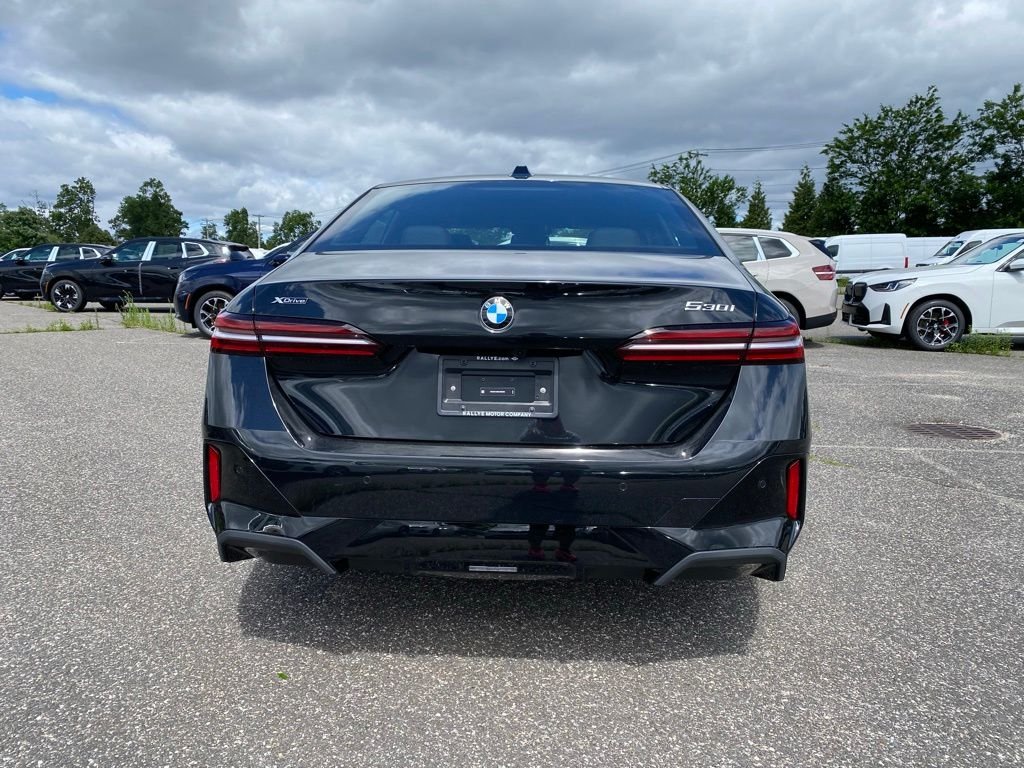 New 2027 Black Sapphire Metallic BMW 530i xDrive image 3
