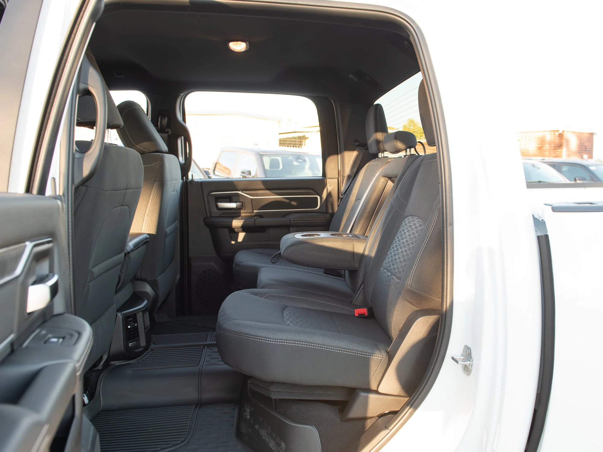 New 2027 White RAM Big Horn* Crew Cab 4x4, 8