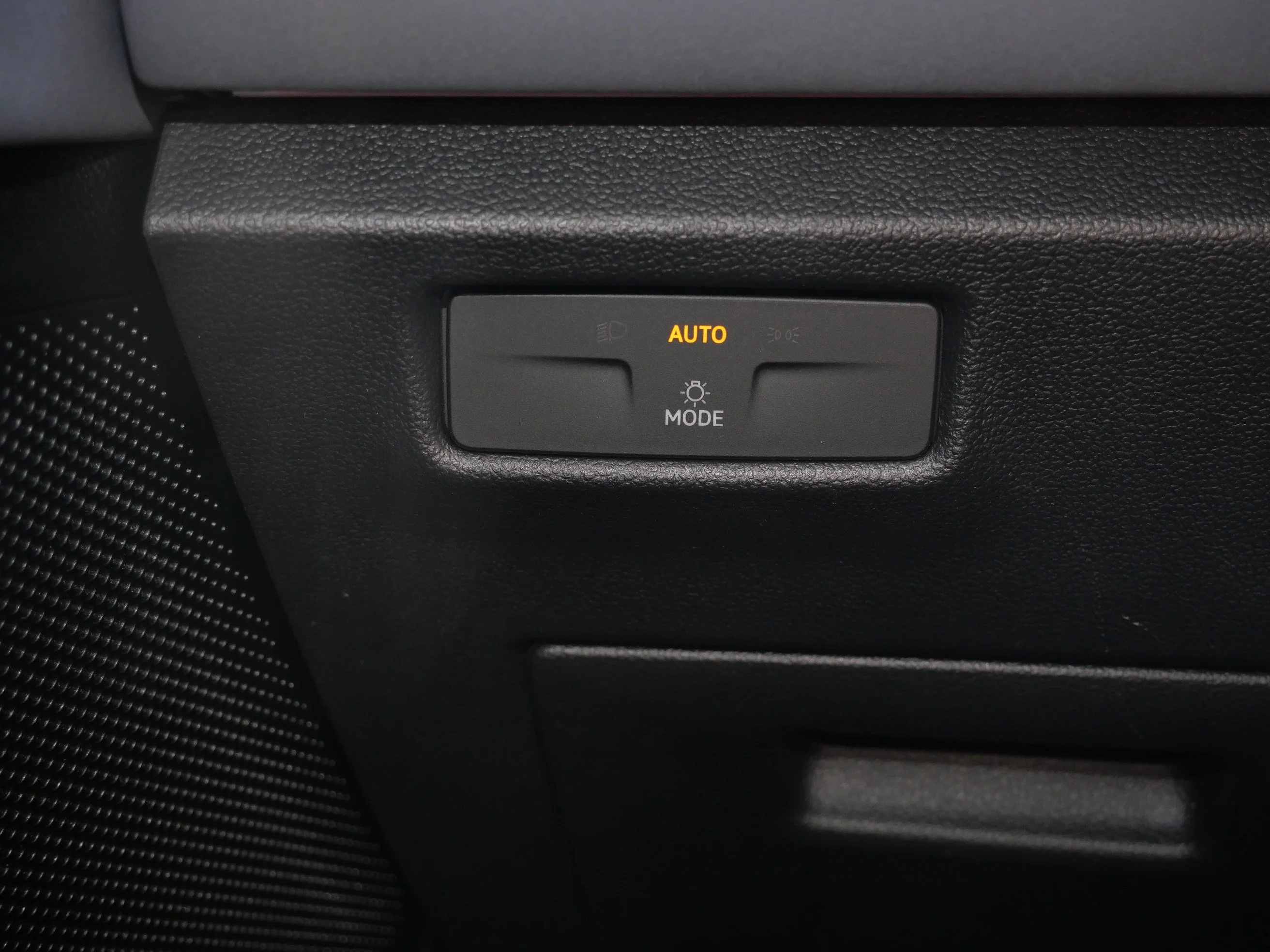 Certified Used 2025 Deep Black Pearl Volkswagen SE image 26