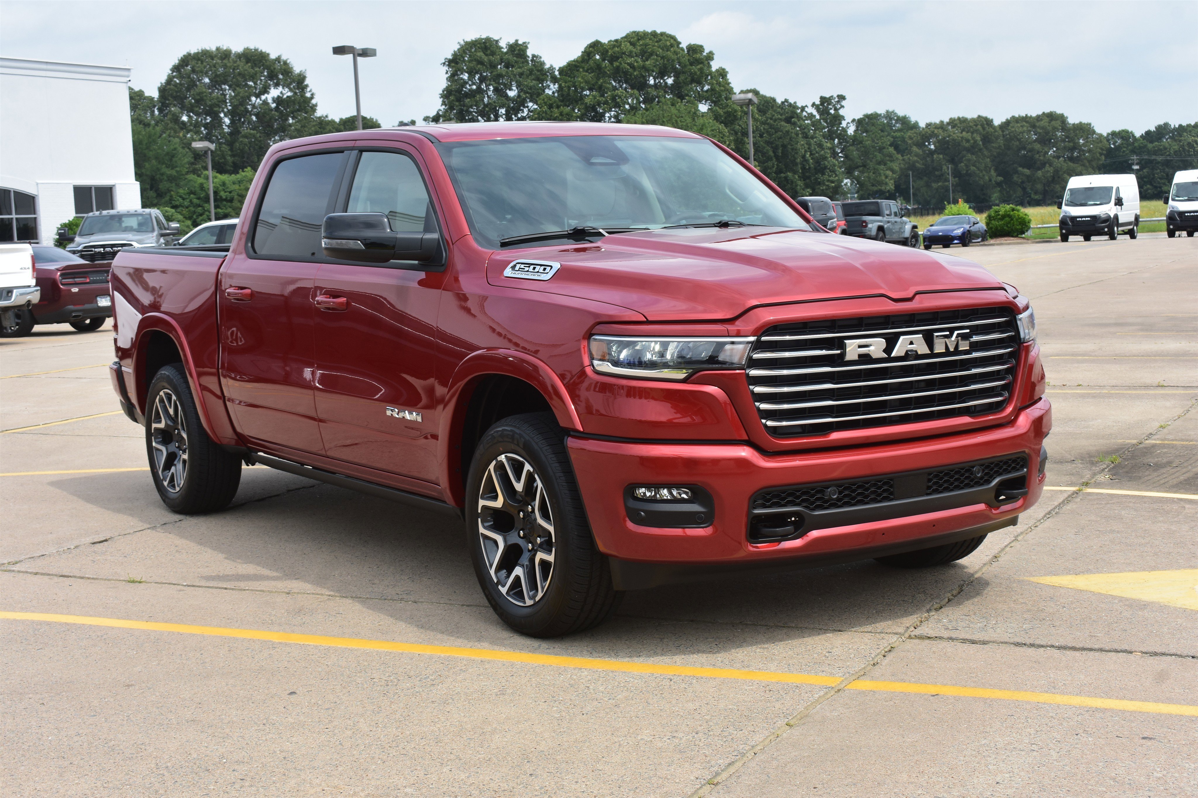 New 2026 Molten Red Pearl-Coat Exterior Paint RAM Laramie image 3