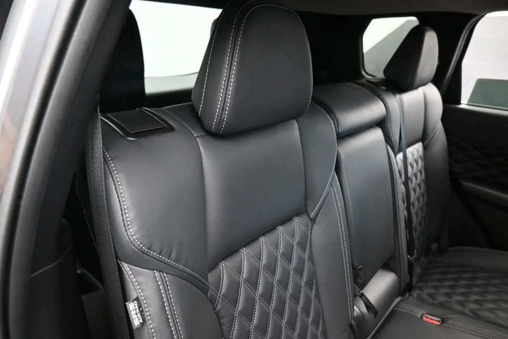 Used 2022 Silver Mitsubishi SEL image 37