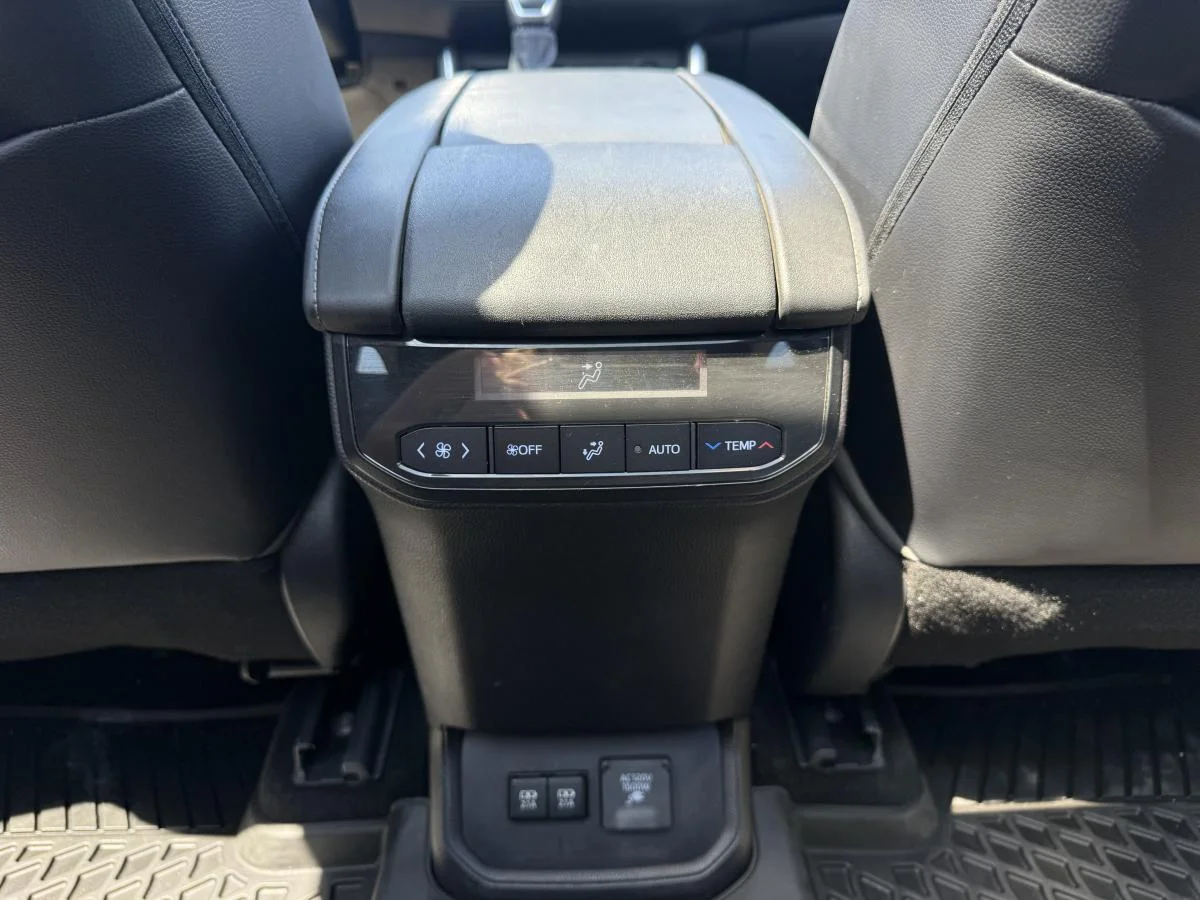 Used 2020 Black Toyota Limited Awd image 19