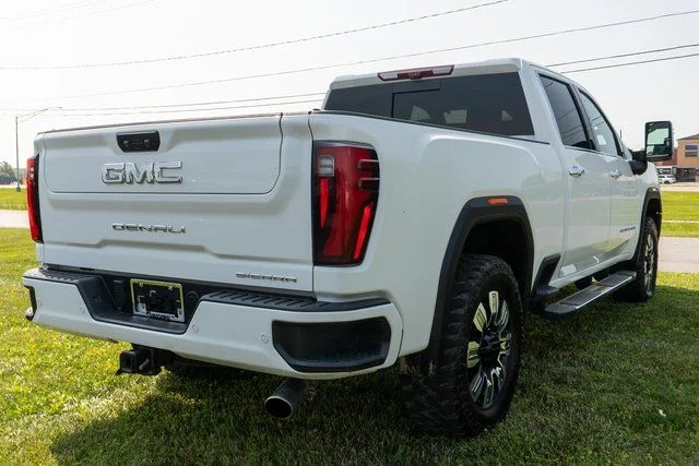 Used 2024 White GMC Denali image 6