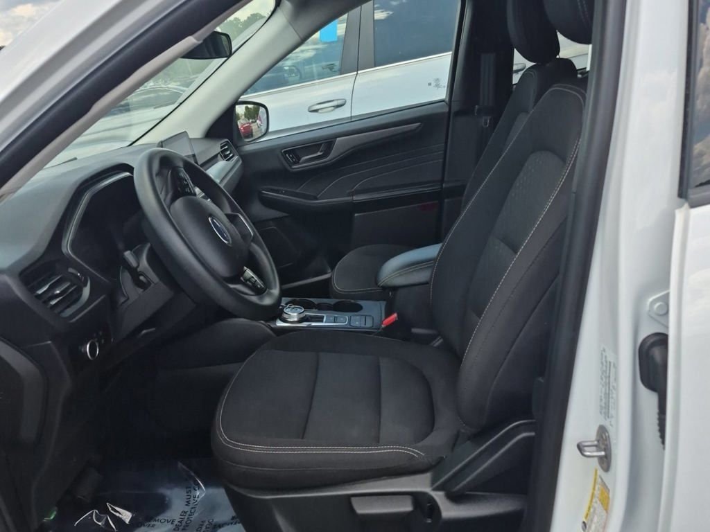 Used 2025 White Ford Active image 11