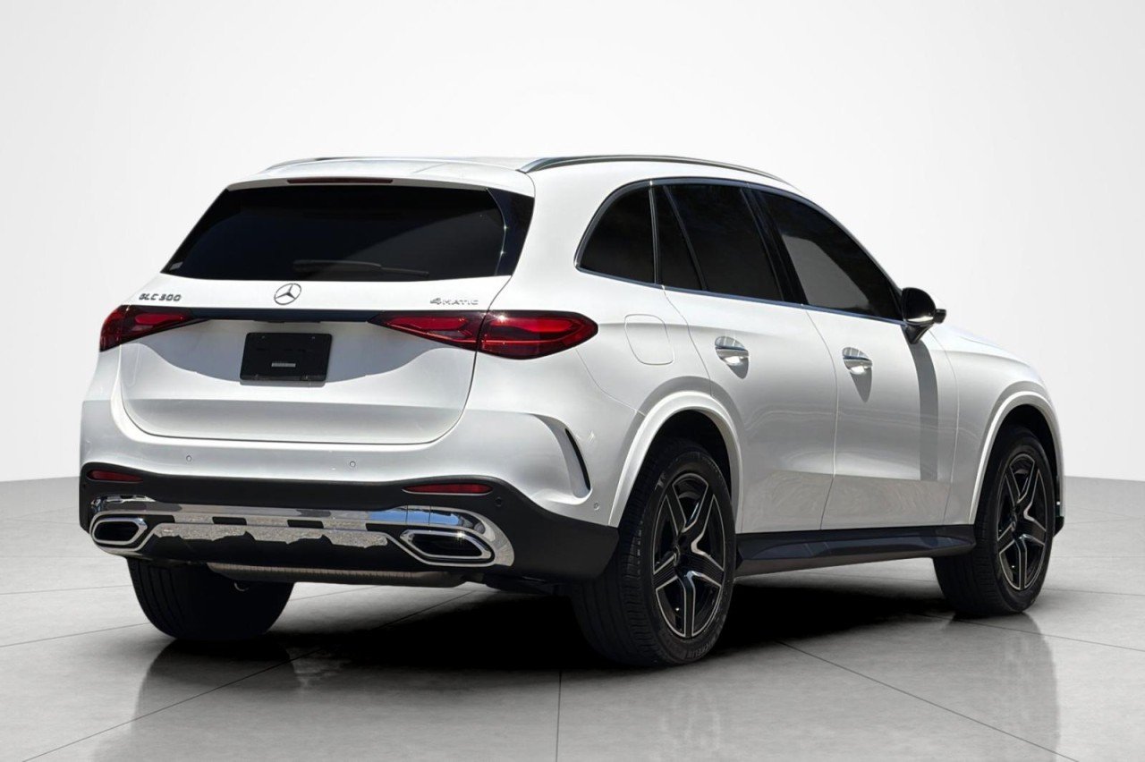 Used 2024 Polar White Mercedes-Benz GLC 300 image 5