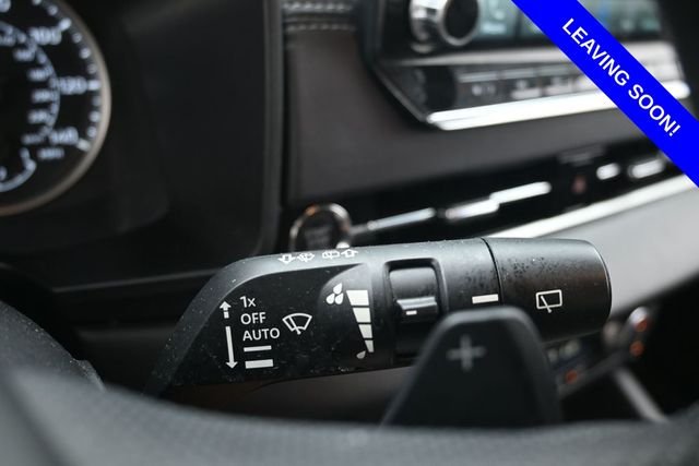 Used 2024  Mitsubishi SE image 18