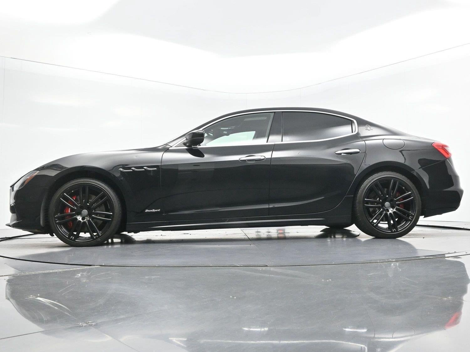 Used 2018 Nero Maserati S GranSport image 46