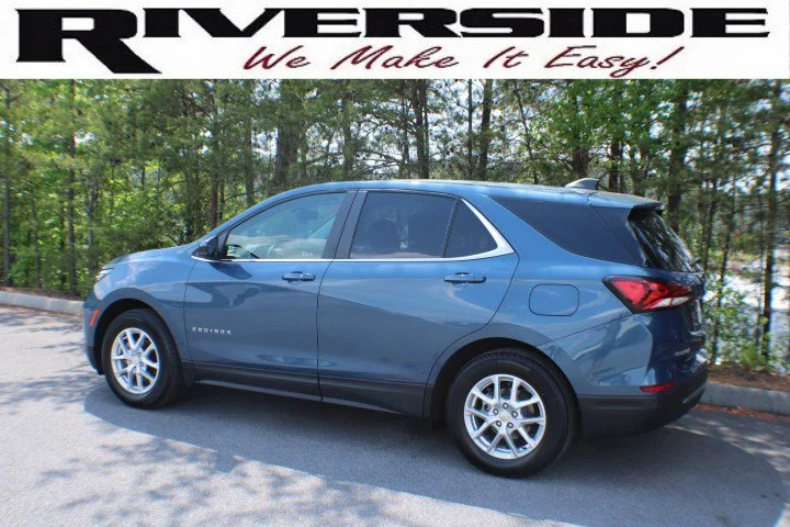 Used 2024 Lakeshore Blue Metallic Chevrolet LT image 3