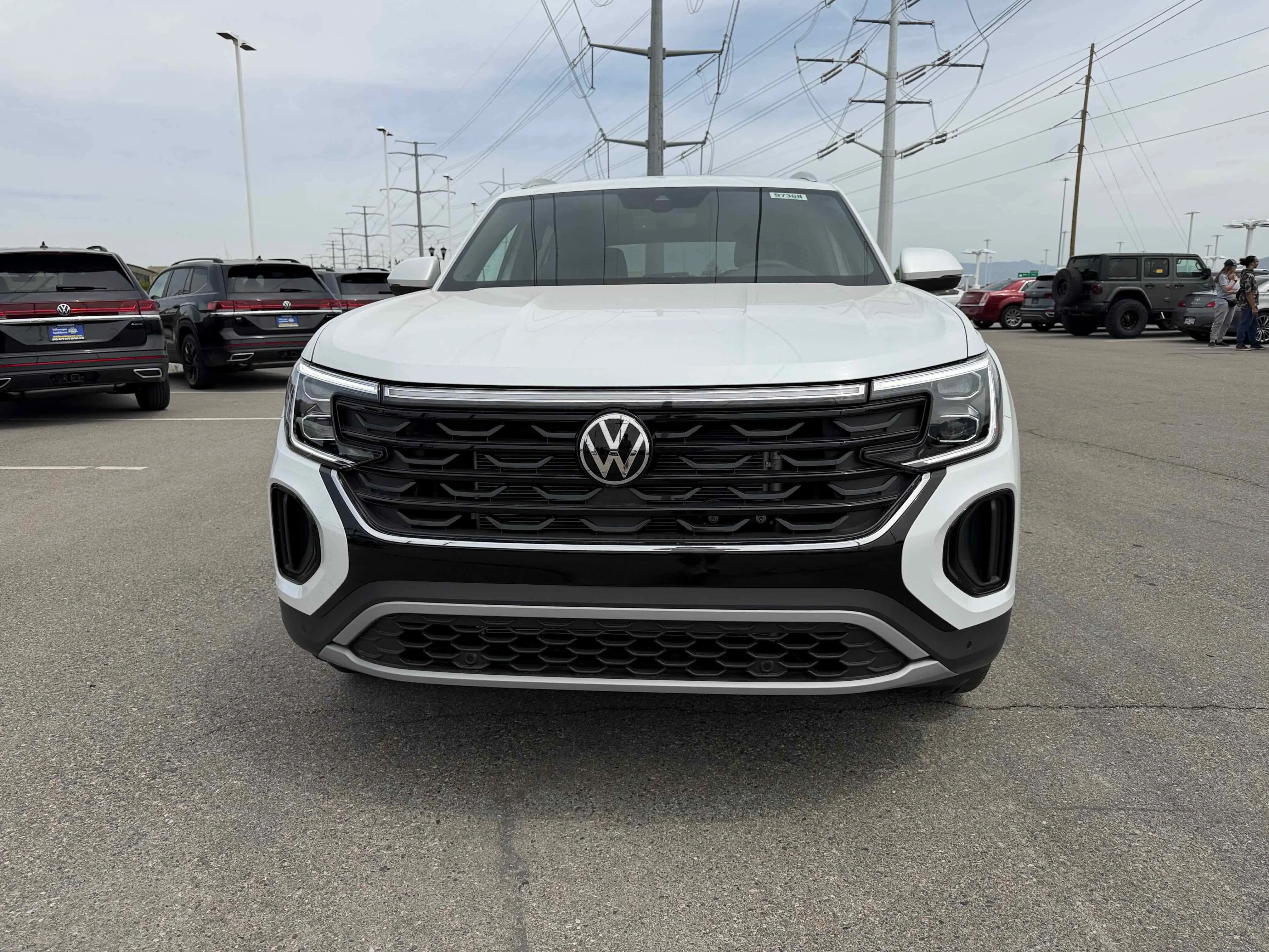 New 2026 Pearl Volkswagen 2.0T SE w/Technology image 10