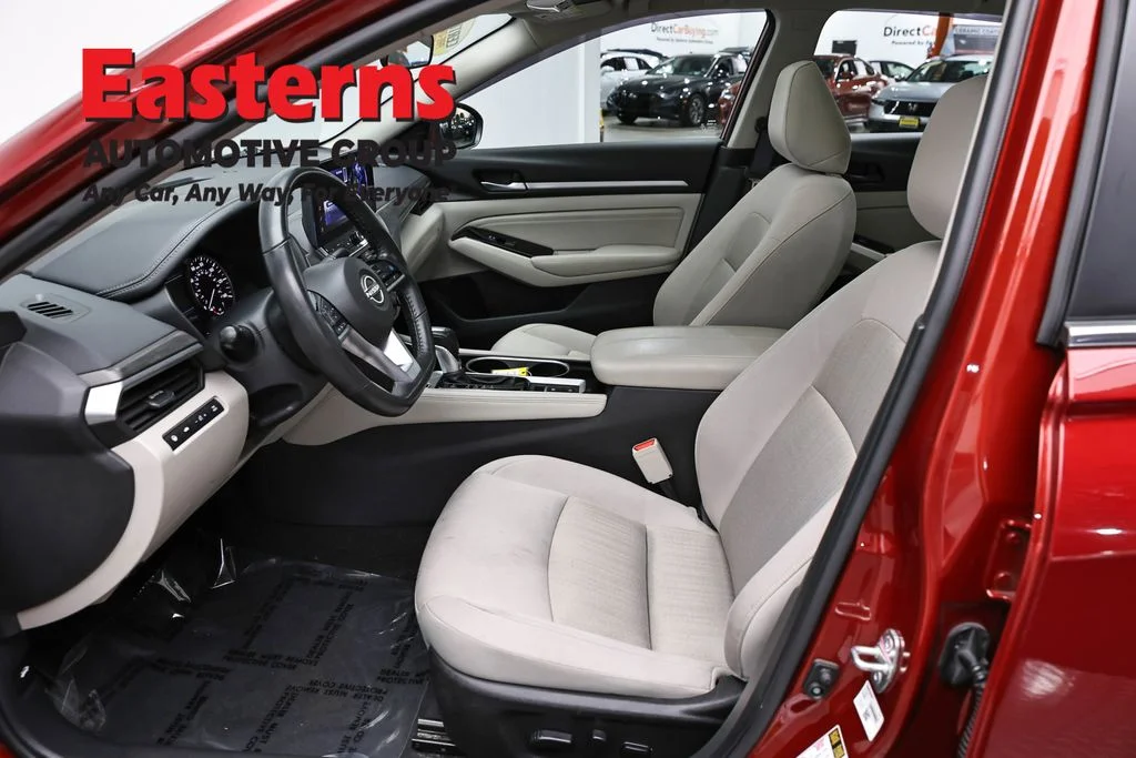 Used 2023 Red Nissan 2.5 SV image 14
