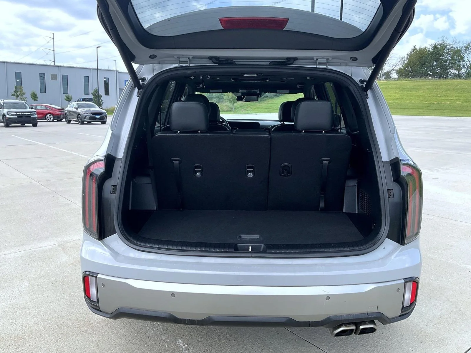 Used 2023 Gray Kia EX X-Line image 9