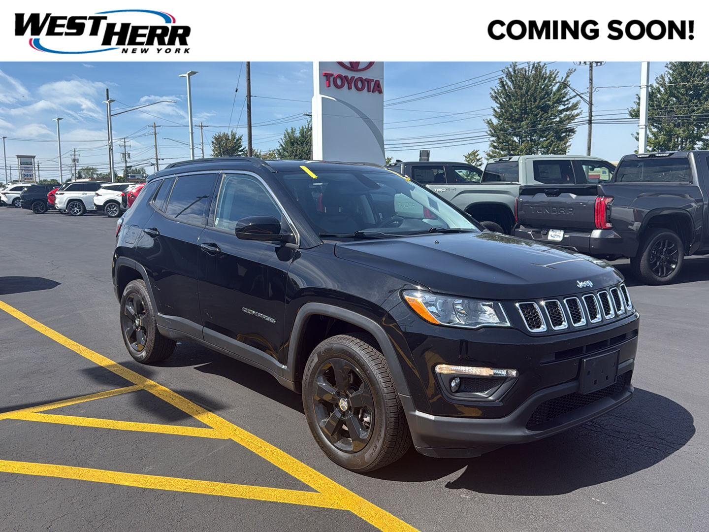 Used 2018 Diamond Black Crystal Pearlcoat Jeep Latitude image 1