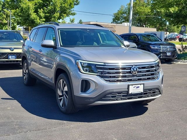 New 2026 Silver Volkswagen SE w/Technology image 2