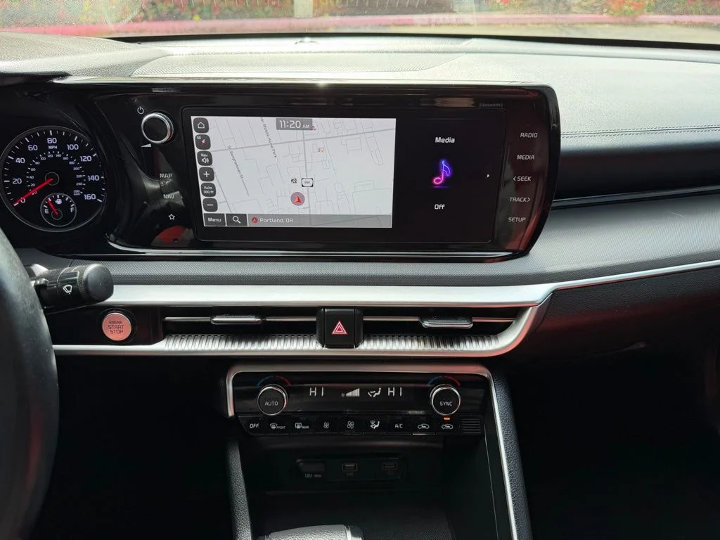 Used 2024 Glacial White Pearl Kia GT-Line image 20