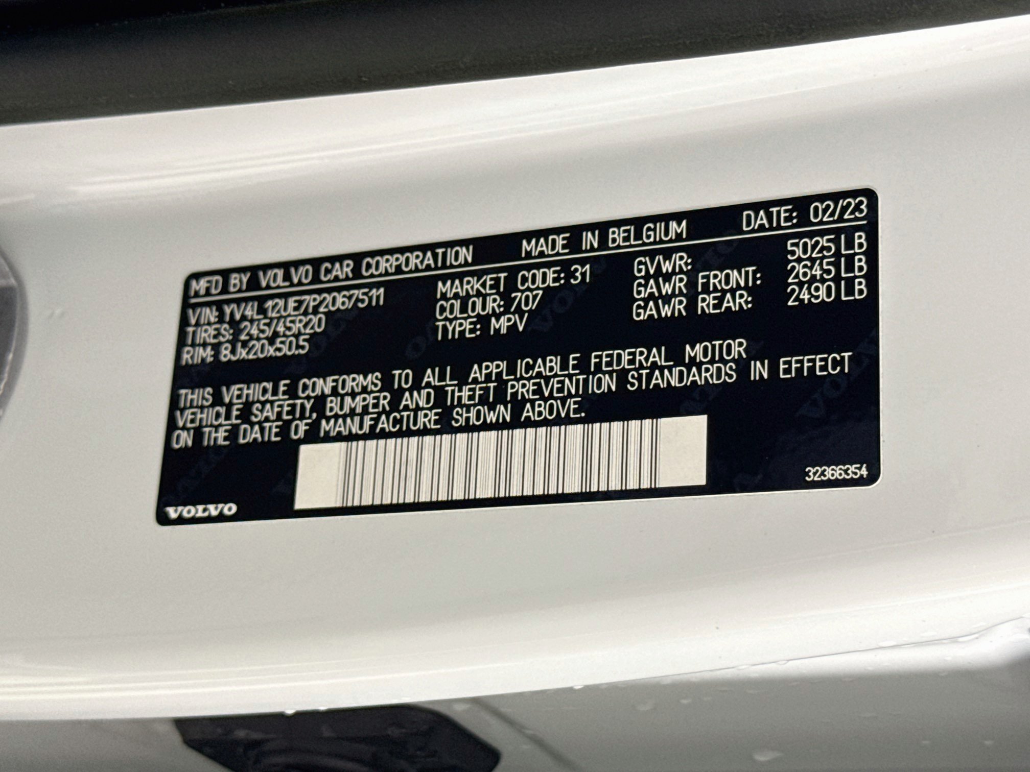 Used 2023 Crystal White Metallic Volvo Plus Bright Theme image 33