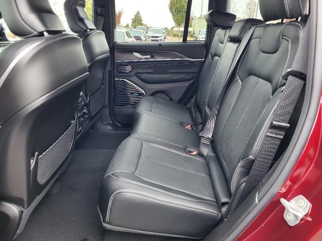 New 2024 Velvet Red Pearl-Coat Exterior Paint Jeep Overland image 27