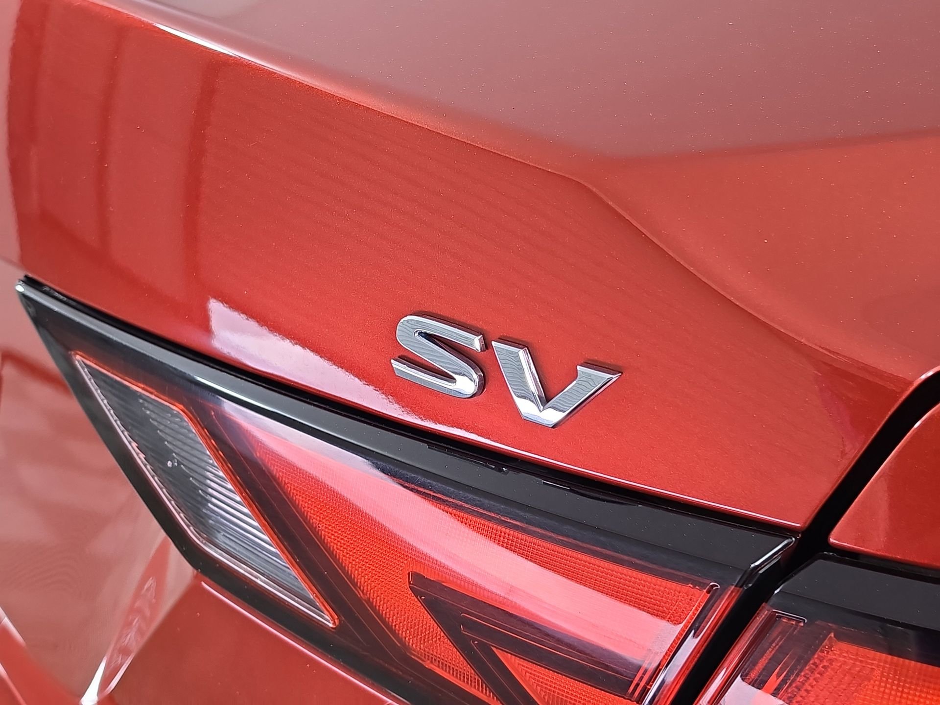 Used 2022 Red Nissan SV image 11