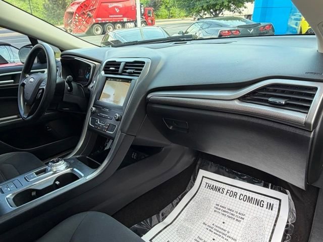 Used 2019 Black Ford SE image 38