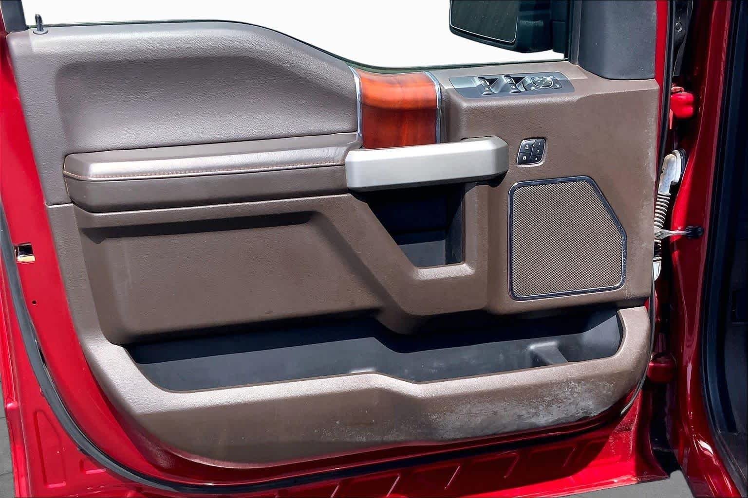 Used 2016 Ruby Red Metallic Clear Coat/Caribou Metallic Ford King Ranch image 22