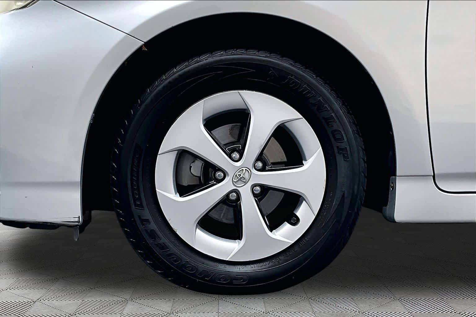 Used 2013 Classic Silver Metallic Toyota Two image 11
