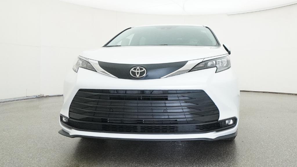 New 2026 Wind Chill Pearl Toyota XLE image 43