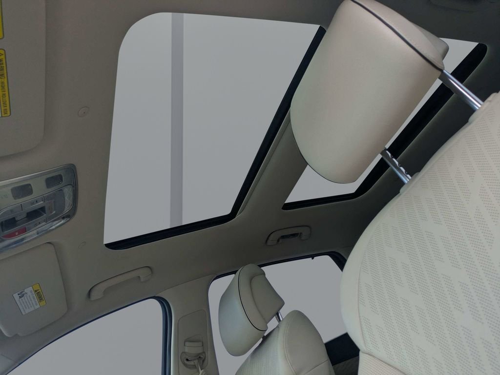 Used 2022 White Genesis 2.5T image 22