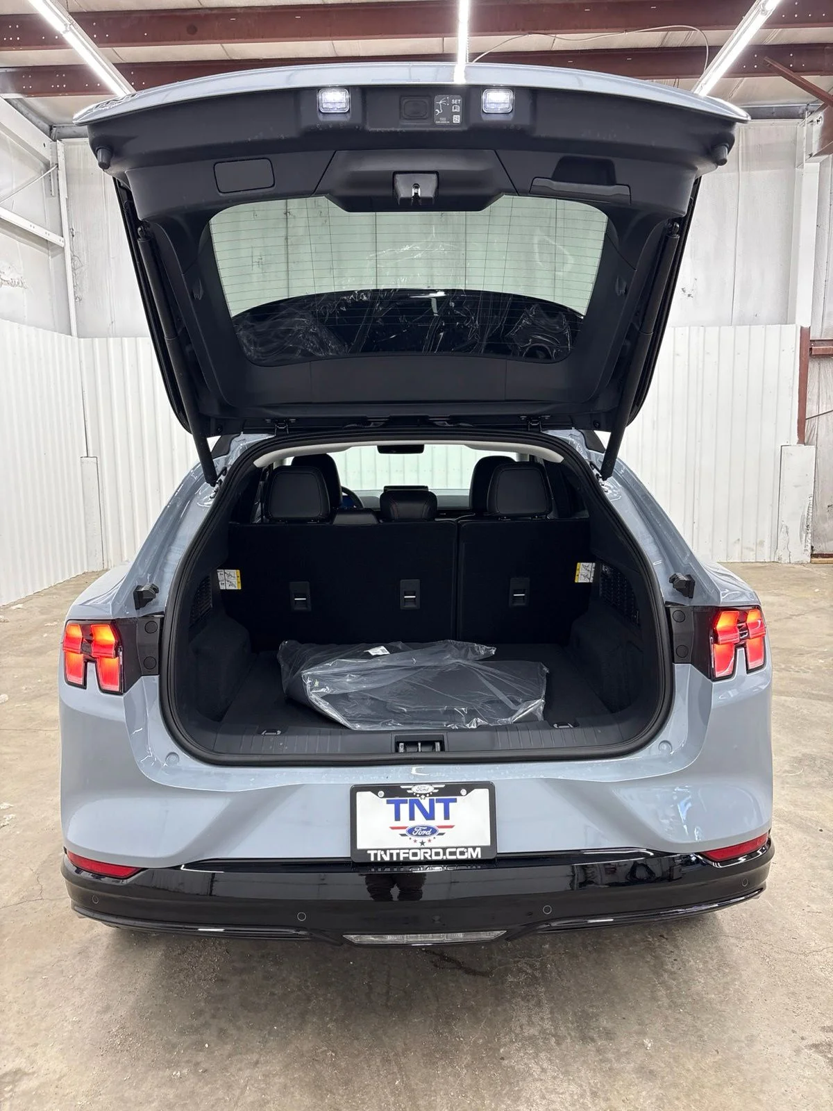 New 2026 Glacier Gray Metallic Tri-coat Ford Premium image 8