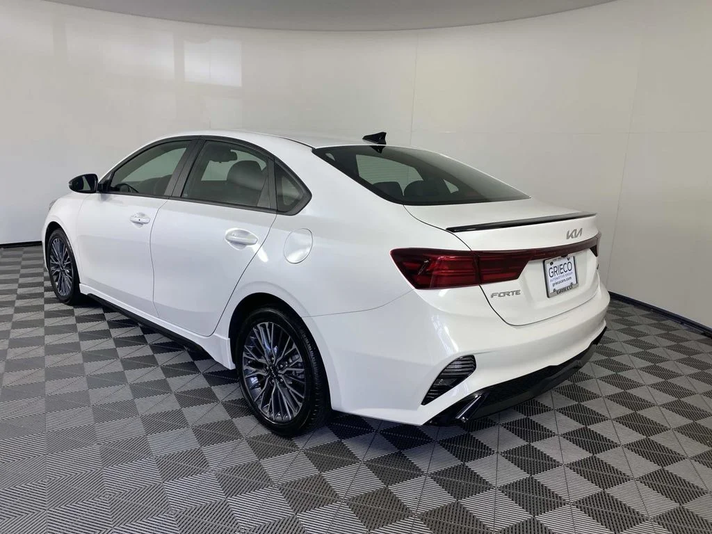 Used 2024 White Kia GT-Line image 6