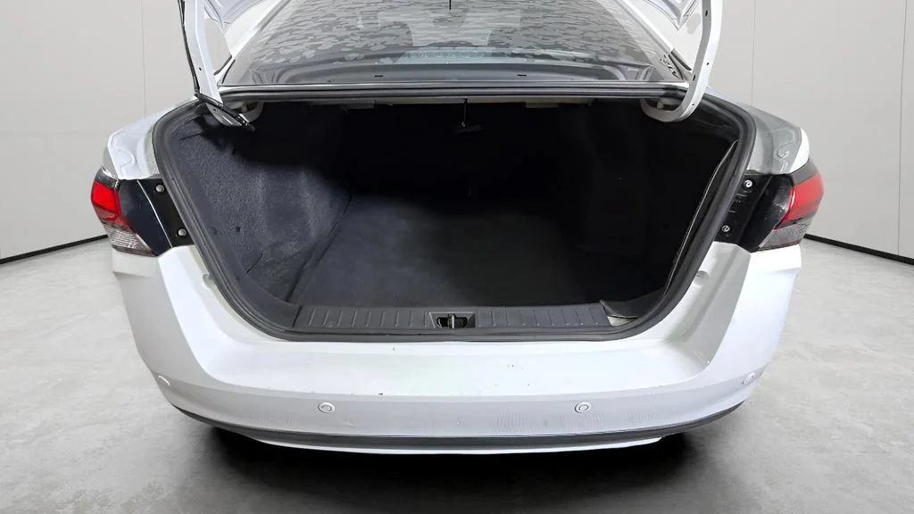 Used 2020 White Nissan S Xtronic CVT image 27