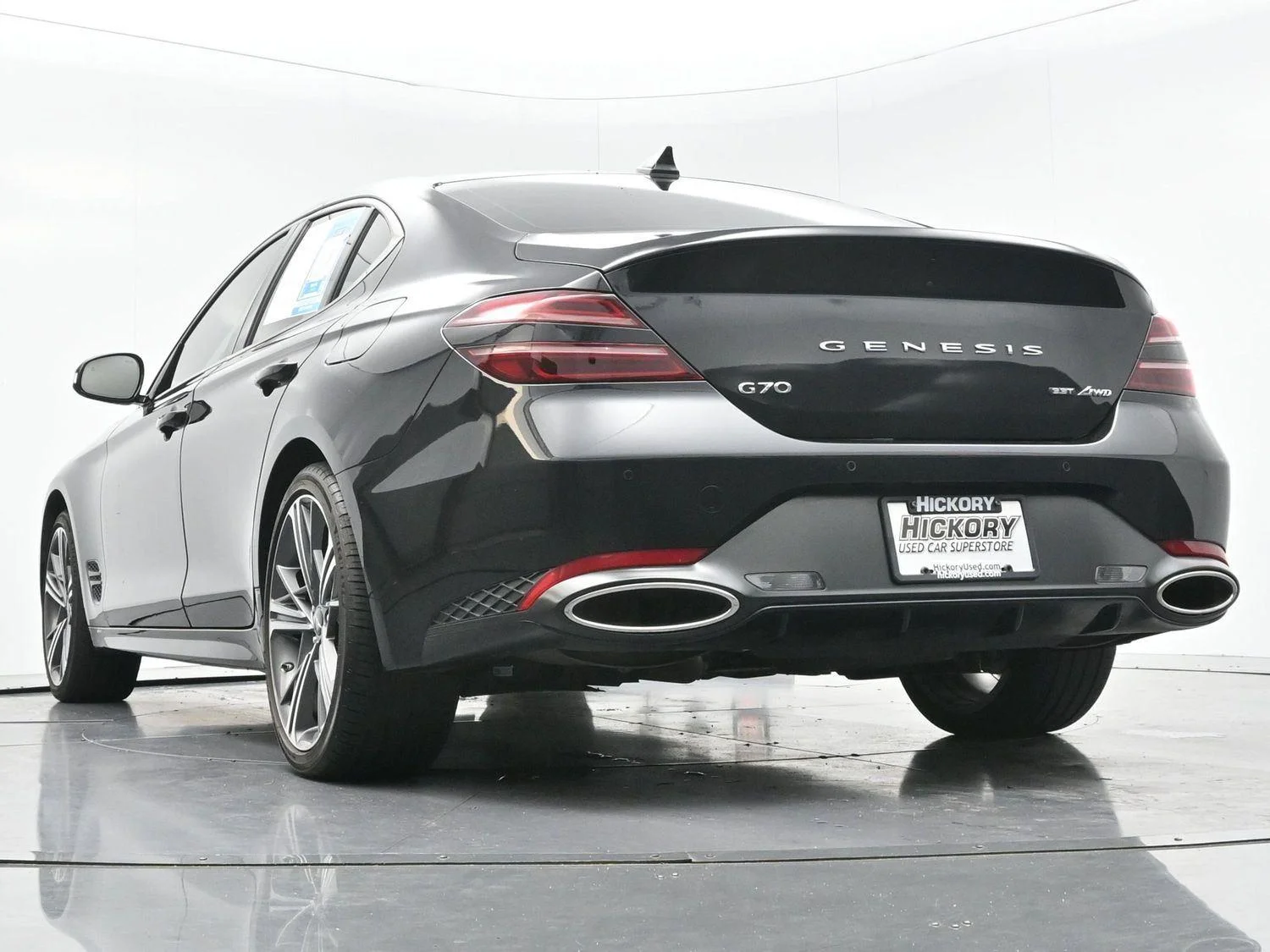 Used 2025 Vik Black Genesis 3.3T Sport Advanced image 53