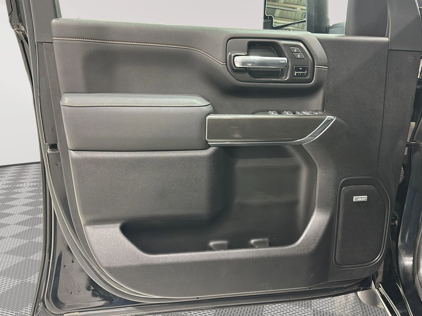 Used 2023 ONYX BLACK GMC AT4 image 17