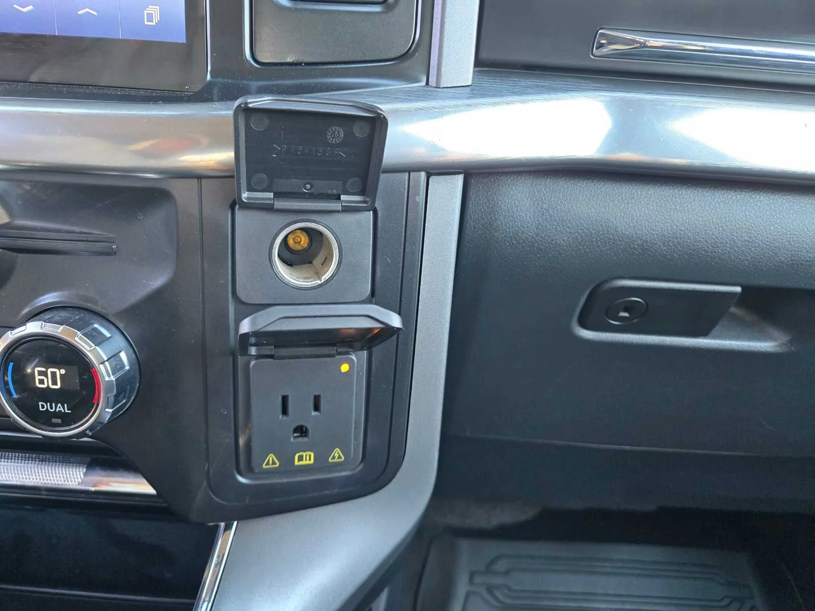 Used 2021  Ford XL image 18