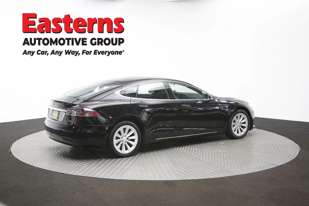 Used 2018 Black Tesla 75D image 37