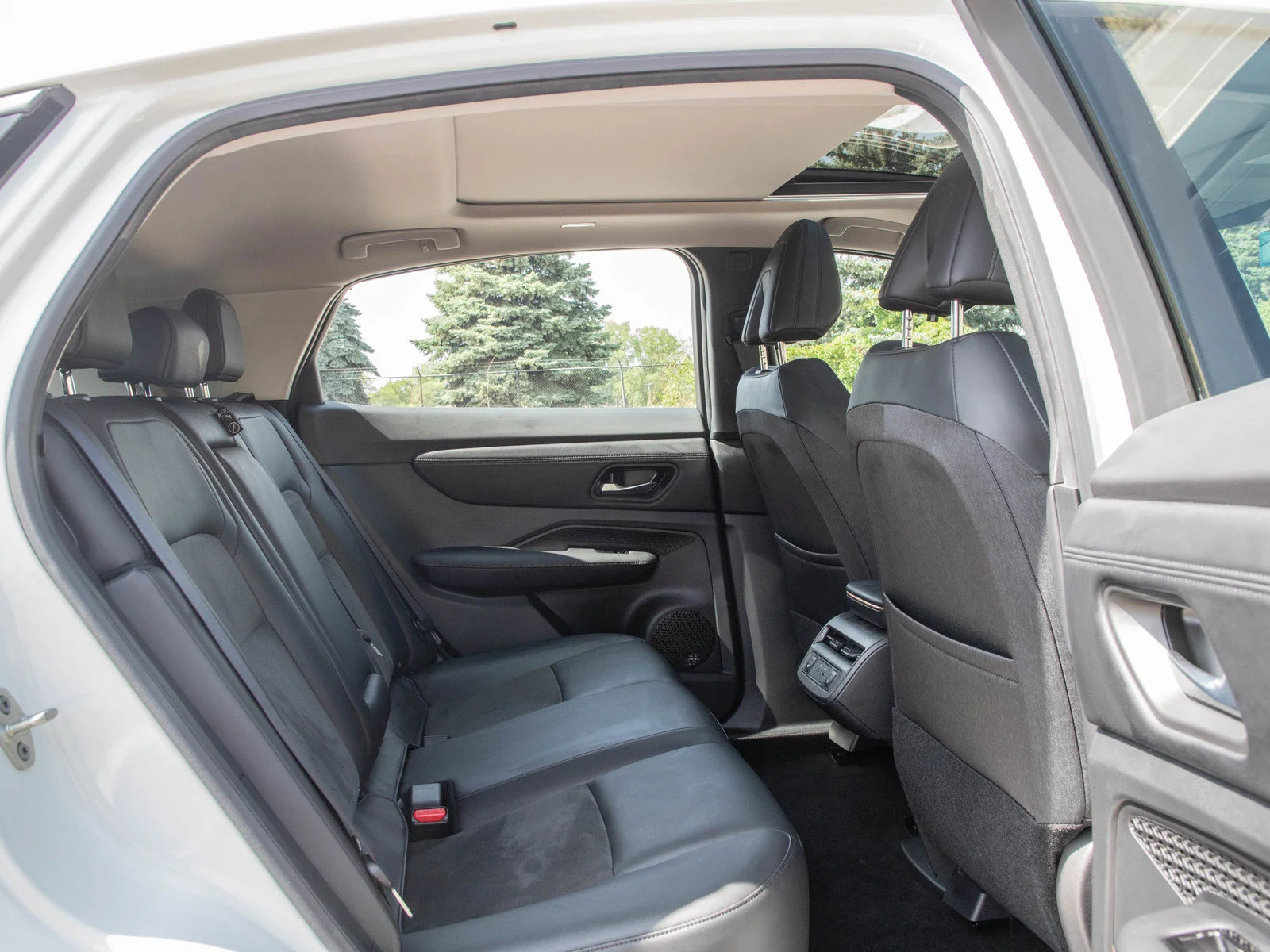 Used 2024 Everest White Pearl Tricoat Nissan EVOLVE+ e-4ORCE image 12