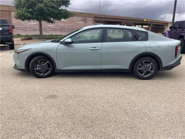 Used 2025 Steel Gray KIA LXS (IVT) image 5