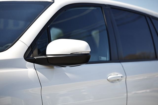Used 2023 Platinum White Pearl Honda EX-L image 3