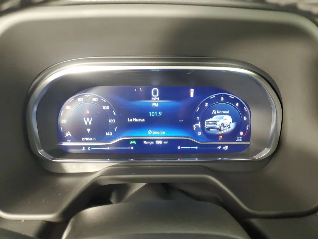 Used 2023 BLACK Chevrolet Premier image 26