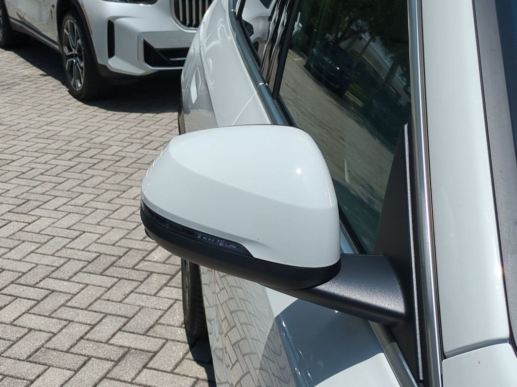New 2026 Alpine White BMW xDrive28i image 12