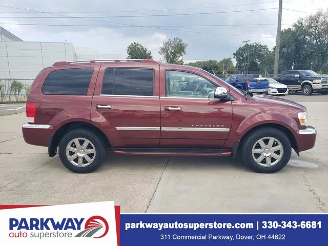 Used 2008 Red Chrysler Limited image 3
