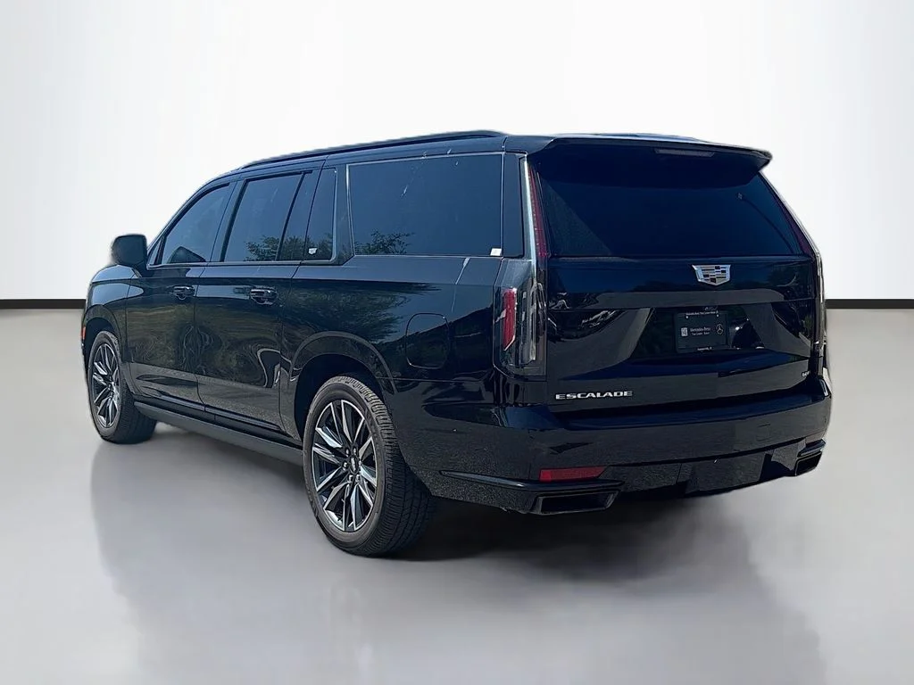 Used 2022 Black Cadillac Sport Platinum image 5