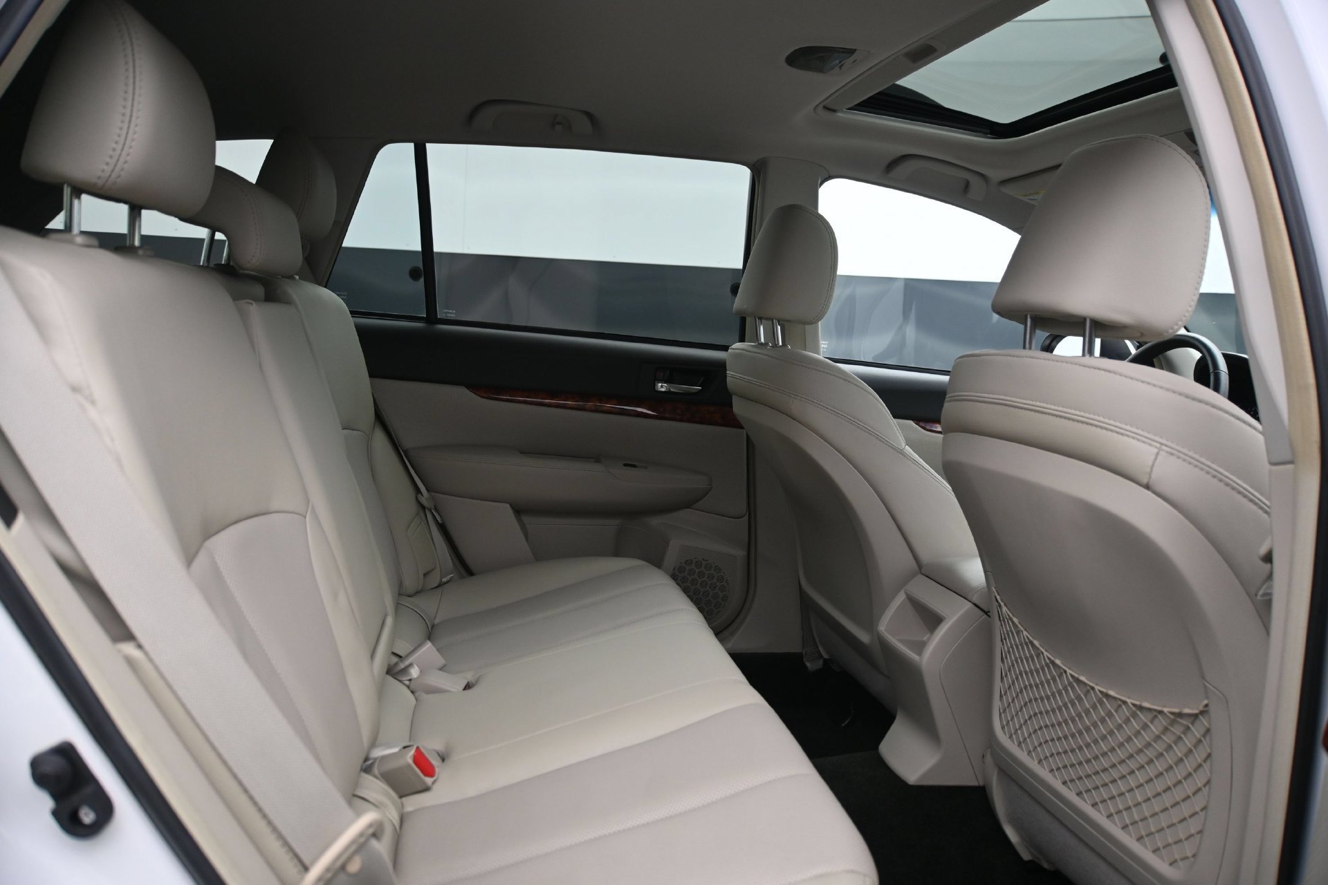 Used 2012 Satin White Pearl Subaru 2.5i image 14