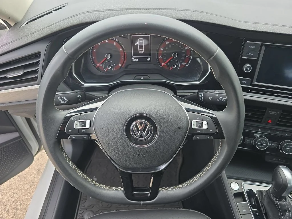 2021 Volkswagen Jetta SE - Photo 11
