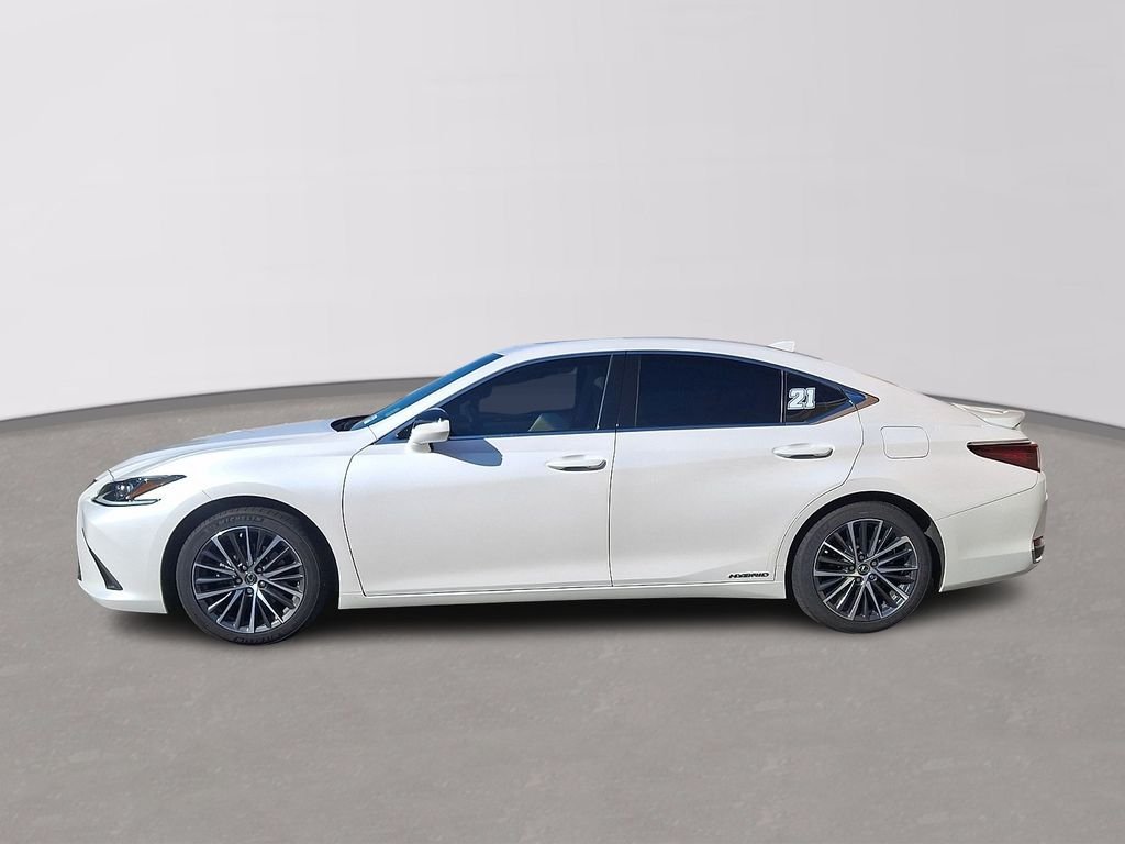 Used 2022 White Pearl Lexus 300h image 7